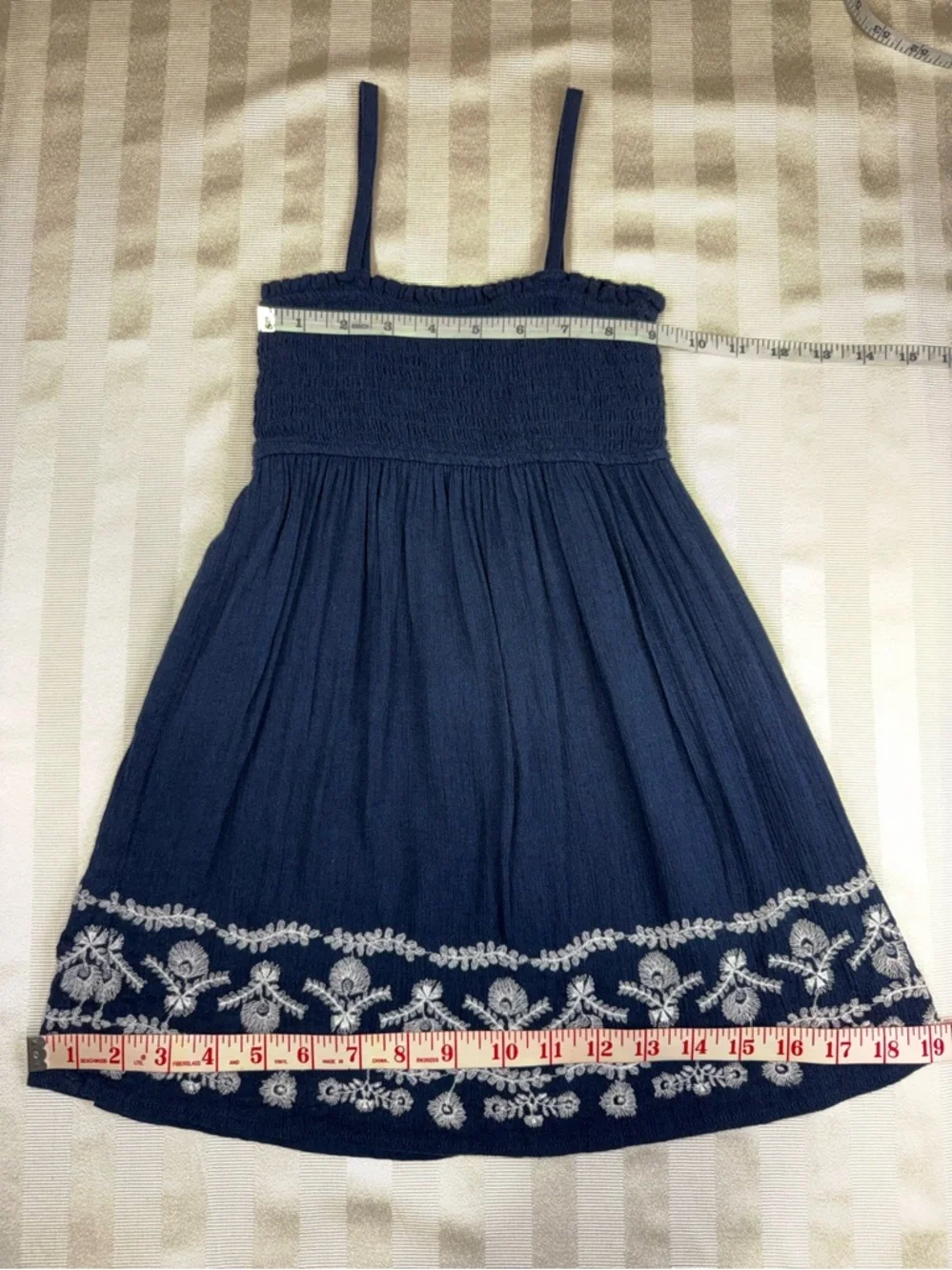 Gap Kids Girl’s Smocked Navy w/ White Floral Embroidered Dress Size-XSmall